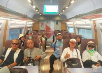 Jemaah Haji Kloter 9 KNO City Tour Kereta Api Cepat ke Jeddah