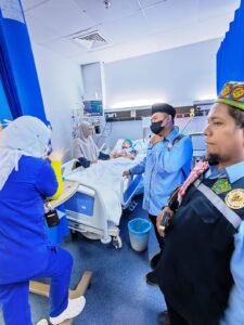 Jelang Kepulangan, Petugas Kloter 9 KNO Jenguk Jemaah yang Sakit