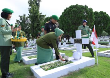 Pangdam I/BB Pimpin Ziarah dan Tabur Bunga di TMP Bukit Barisan