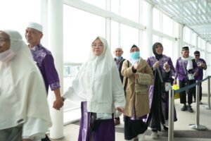 PPIH Debarkasi Medan Dampingi Jemaah Haji Kloter 12 JKS