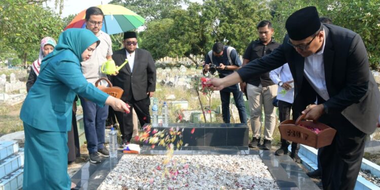 HUT ke-79 Deli Serdang Ziarah ke Makam Mantan Bupati, Semoga Menjadi Amal Jariyah