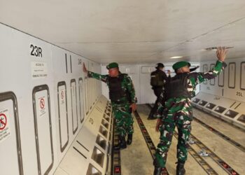 Cegah Ancaman Bom, Tim Jihandak Yonzipur 1/DD Sterilisasi Pesawat Saudi Arabian Airlines SVA 5688 di Bandara Kualanamu