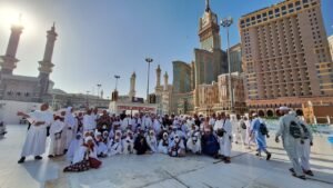 Pamit Pulang, Jemaah Haji Kloter 10 Asal Madina Laksanakan Tawaf Wada