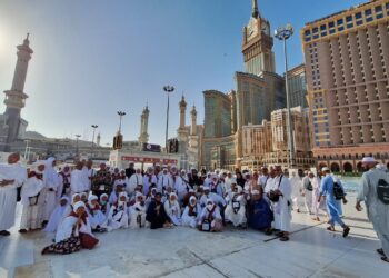 Pamit Pulang, Jemaah Haji Kloter 10 Asal Madina Laksanakan Tawaf Wada