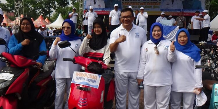 Tangis Haru Guru Honor di HUT 79 DS Bupati: Semoga Bermanfaat