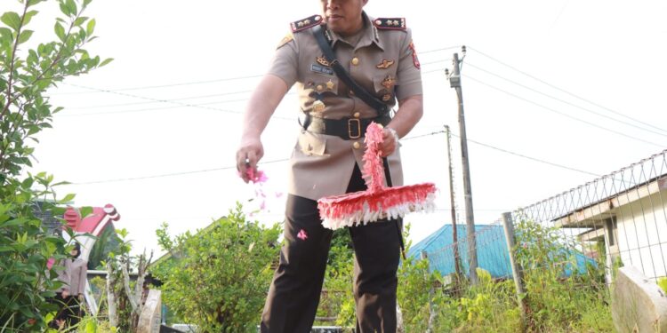 Hut Bhayangkara Ke-79, Polres Simeulue Tabur Bunga