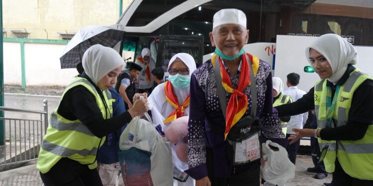 Jemaah Haji Kloter 14 Tiba di Tanah Air, 1 Wafat, 1 Tunda Kepulangan