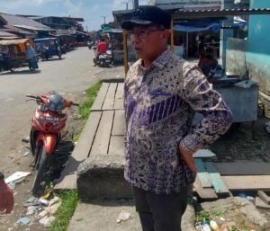 Wakil Bupati Simeulue Tinjau Langsung Kondisi Sampah dan Saluran Air di Pasar Inpres Sinabang
