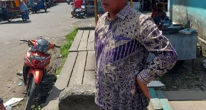 Wakil Bupati Simeulue Tinjau Langsung Kondisi Sampah dan Saluran Air di Pasar Inpres Sinabang