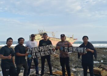 Polres Simeulue Lakukan Pengecekan Kapal Terdampar di Pulau Simeulue Cut