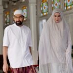 Gubernur Aceh Muzakir Manaf beserta istri menunaikan shalat Idul Adha 1446 H di Masjid Raya Baiturrahman, Banda Aceh, pada 6 Juni 2025.