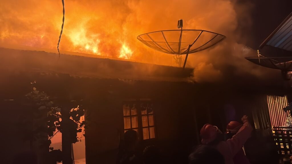 Kebakaran Hanguskan Enam Rumah di Simeulue Timur, Belasan Rumah Terdampak
