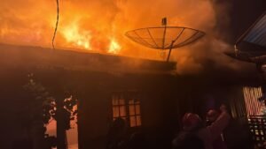 Kebakaran Hanguskan Enam Rumah di Simeulue Timur, Belasan Rumah Terdampak