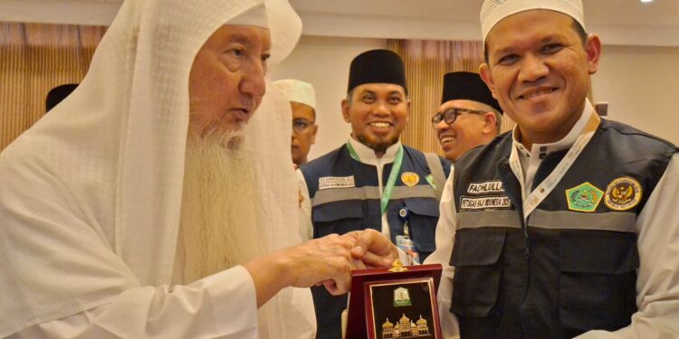 Wagub Aceh Hadiri Pembagian Dana Wakaf Habib Bugak di Mekkah