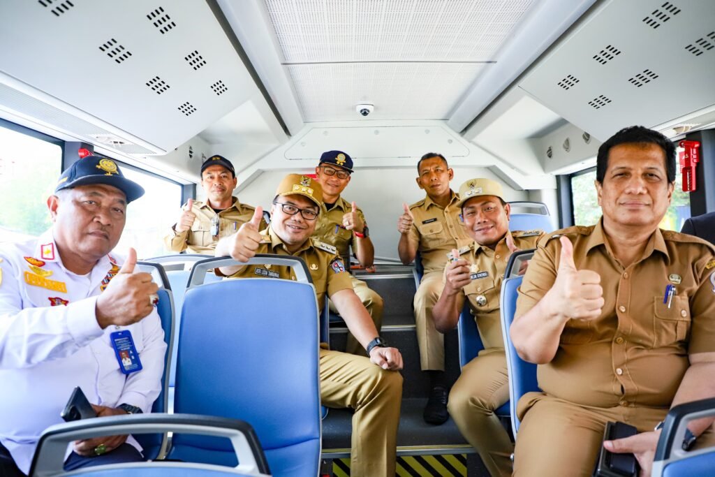 Bupati Deli Serdang Resmikan Jalur Bus Listrik di Pancur Batu
