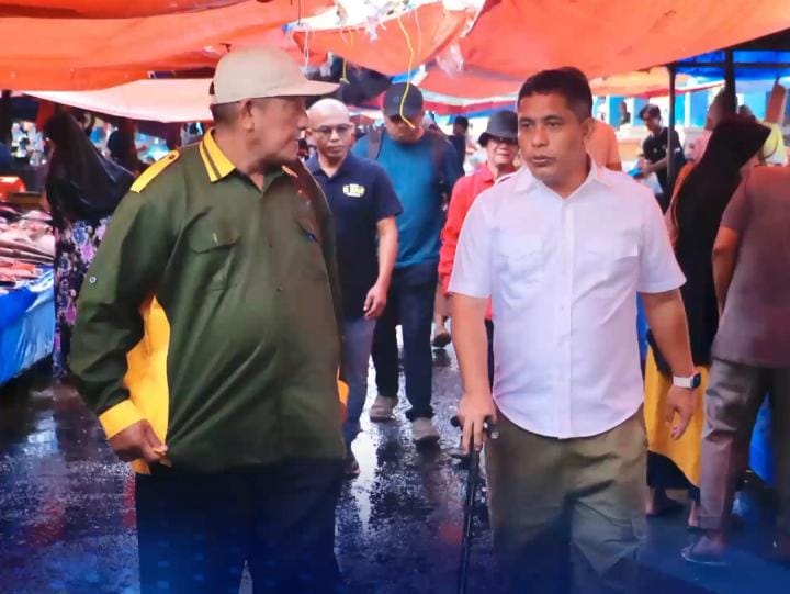 IMG-20250703-WA0032 Cegah Banjir Genangan, PUPR dan DLHK Aceh Barat Tinjau Drainase Pasar TPI Meulaboh