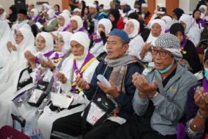 Jemaah Haji Kloter 21 Asal Tapteng dan Medan Tiba di Tanah Air