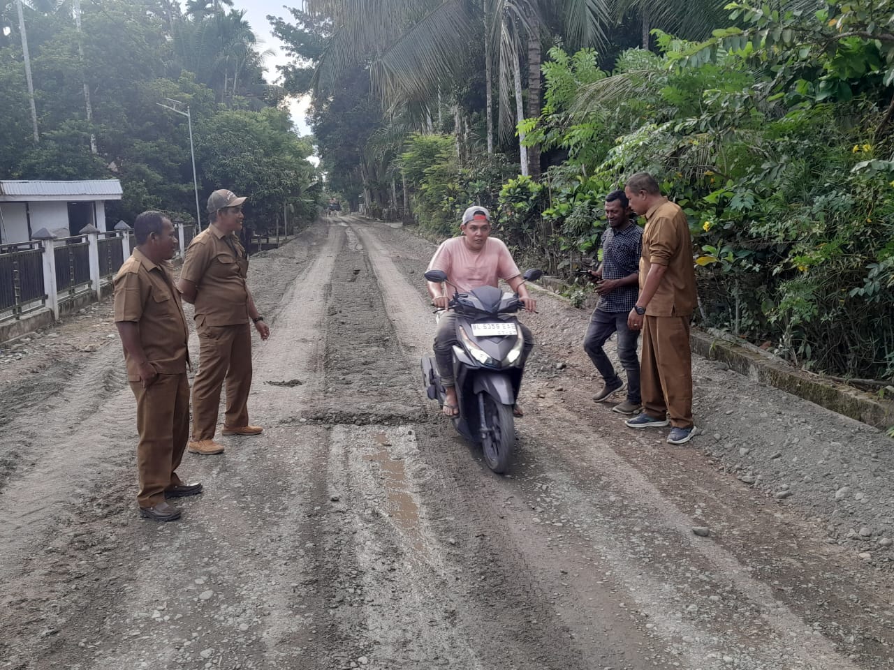 IMG-20250707-WA0043 Pemkab Aceh Barat Genjot Peningkatan Jalan di Pedalaman Arongan Lambalek