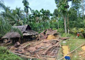 Cuaca Buruk, Robohkan Bangunan Usaha Milik Warga