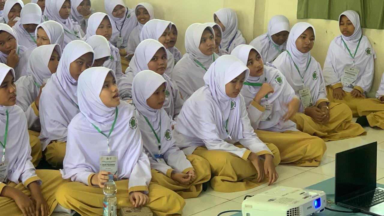 IMG-20250716-WA0044 Satlantas Aceh Barat Saweu Sikula : Lakukan Penyuluhan Tentang Tertib Berlalu Lintas 