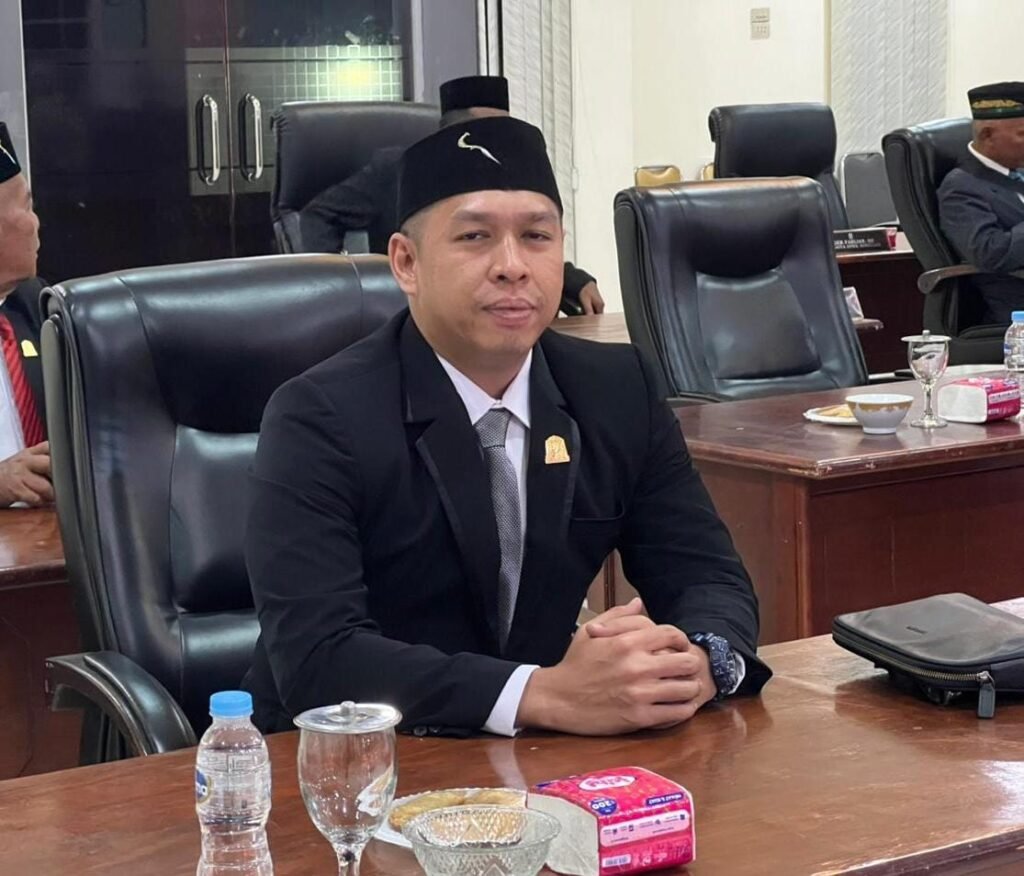Desak Pemkab Simeulue dan Pemprov Aceh Serius Tangani Jalan Rusak