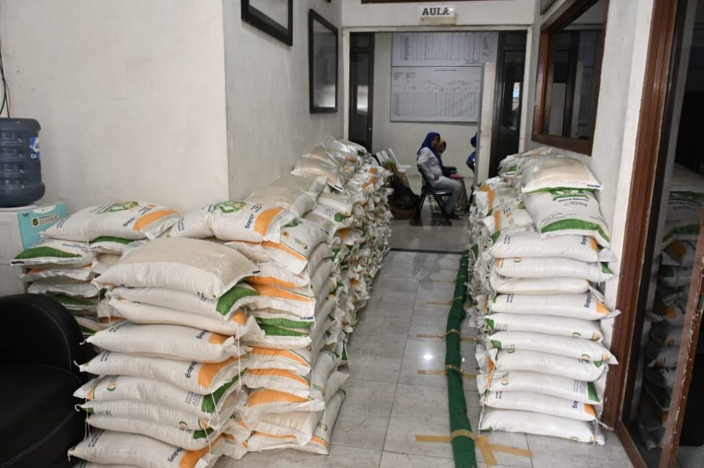 IMG-20250726-WA0027-1024x681 Irdam I/BB Hadiri Penyaluran Bantuan Beras SPHP di Medan Petisah