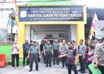 Irdam I/BB Hadiri Penyaluran Bantuan Beras SPHP di Medan Petisah