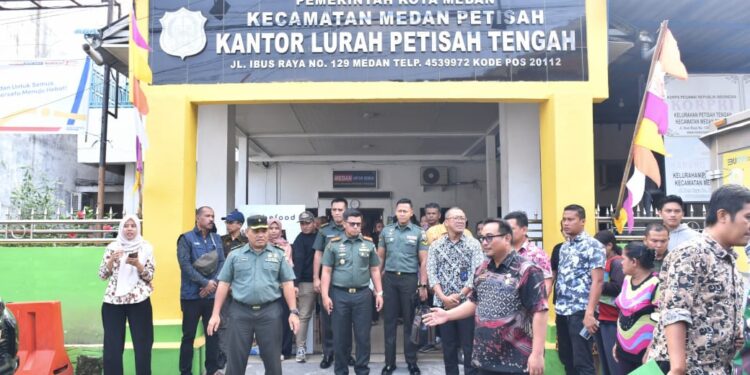 Irdam I/BB Hadiri Penyaluran Bantuan Beras SPHP di Medan Petisah