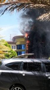 Breaking News: Gedung Asrama Haji Medan Kebakaran 