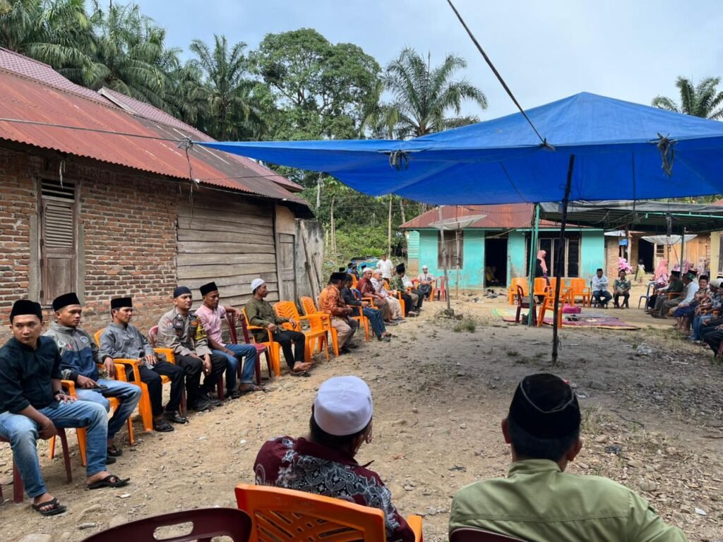 Bhabinkamtibmas Polsek Barumun: Takziah Bentuk Kedekatan Polri Kepada Masyarakat