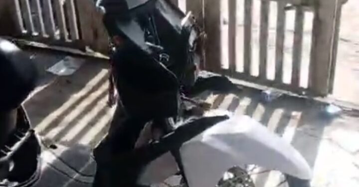 Motor Parkir di Simpang Pajak Uka Medan Marelan Diduga Dibongkar Maling