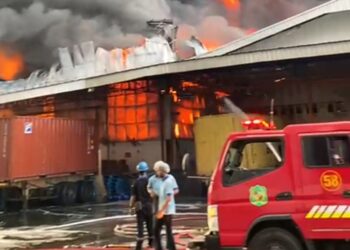 Lima Orang Terluka Saat Jinakkan Api di PT ARM Medan Labuhan