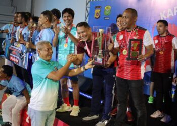 Wakapolda Aceh Resmi Tutup Kejuaraan Badminton Kapolda Aceh Cup 2025