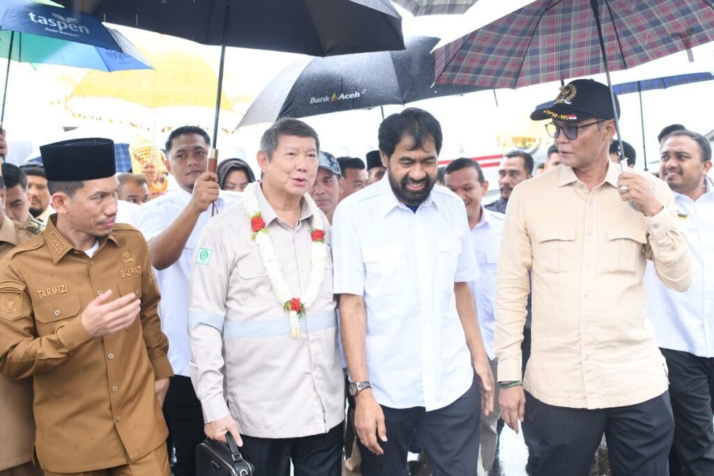 Mualem Usulkan Pembangunan Pabrik Penggilingan Gabah kepada Hashim