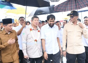 Mualem Usulkan Pembangunan Pabrik Penggilingan Gabah kepada Hashim