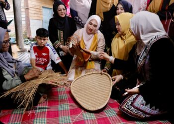 Ketua Dekranasda Aceh, Marlina Usman Ajak Perajin untuk Terus Berinovasi