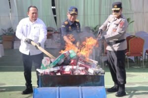 Dua Ribu Batang Rokok Illegal Hasil Penindakan Bea Cukai Dimusnahkan