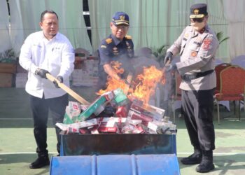 Dua Ribu Batang Rokok Illegal Hasil Penindakan Bea Cukai Dimusnahkan