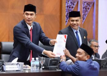Plt Sekda Sampaikan Raqan RPJMA 2025-2029 di Rapat Paripurna DPRA