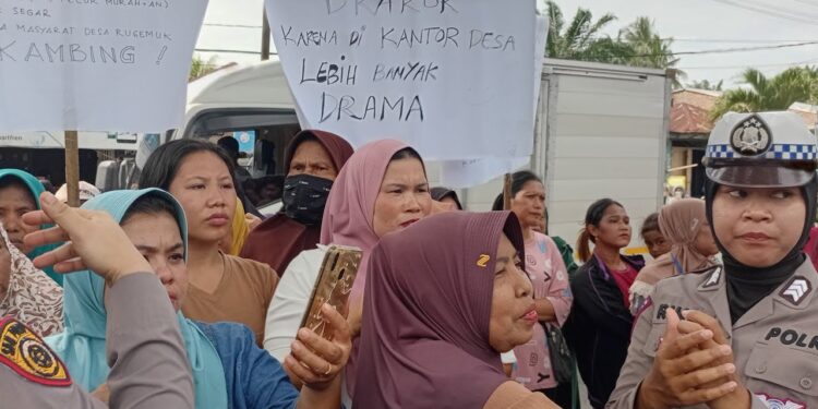 Dituding Korupsi Dana Desa Rp1,7 Miliar, Kades Rugemuk Buka Suara: “Udah Diperiksa, Jangan Dibesar-besarkan”