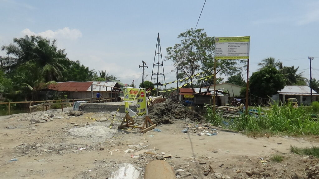 DSC05206-1024x576 Proyek Jembatan Senilai Rp2,8 Miliar, Pelaksana : Untuk Apa Alamat Kantor