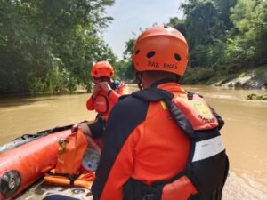 Pencarian Dua Warga Hanyut di Sungai Belumai Desa Limau Manis Berlanjut