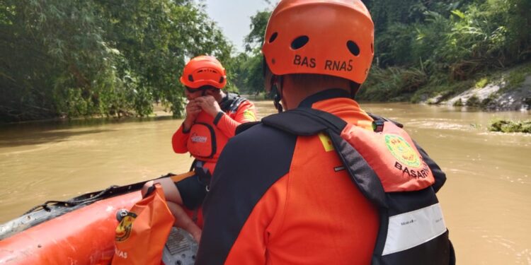 Pencarian Dua Warga Hanyut di Sungai Belumai Desa Limau Manis Berlanjut