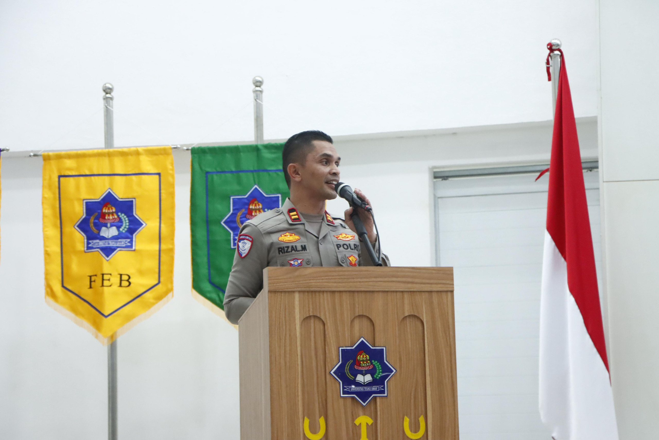 IMG-20250812-WA0056 Polres Aceh Barat Edukasi Tata Cara Berlalu Lintas Mahasiswa Baru Teuku Umar
