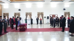 Elinasari Nasutio dan Khairul Azman Dilantik Bupati Deli Serdang Sebagai Kadis