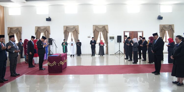 Elinasari Nasutio dan Khairul Azman Dilantik Bupati Deli Serdang Sebagai Kadis