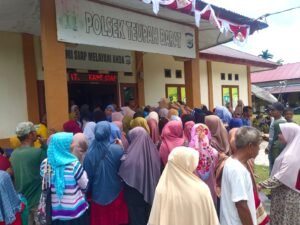 Gerakan Pasar Murah Polri: Polsek Teupah Barat Sediakan Puluhan Sak Beras Murah Bagi Masyarakat 