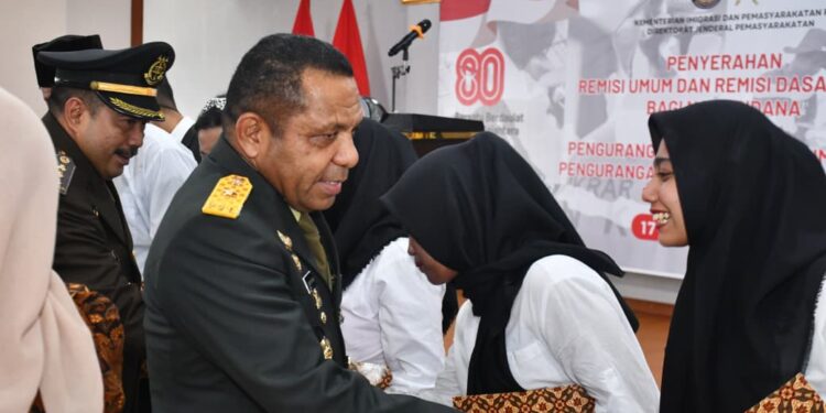 Irdam I/BB Hadiri Pemberian Remisi 2.198 Napi di Medan