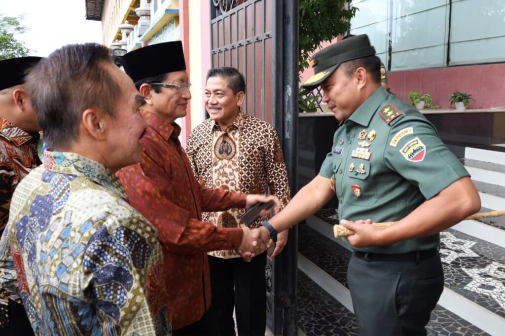 IMG-20250820-WA0067-1024x681 Pangdam I/BB Hadiri Peletakan Batu Pertama Akses Jalan ke Vihara Mahakaruna