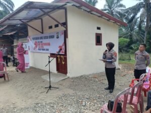 Polres Palas Serahkan Kunci Program Bedah Rumah Dalam Rangka HUT Bhayangkara Ke-79